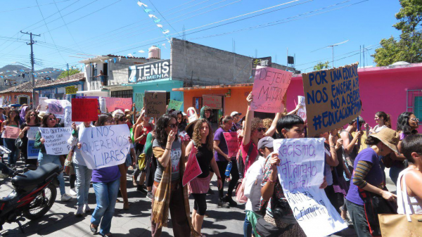 Mujeres que luchan, en immersion avec les femmes en lutte au Chiapas, Roseaux, magazine féministe